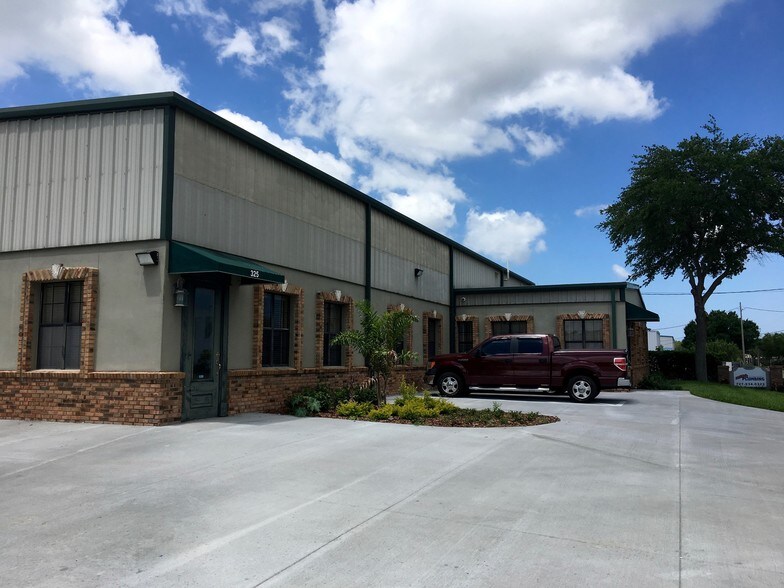 325 Mears Blvd, Oldsmar, FL for sale - Building Photo - Image 1 of 1