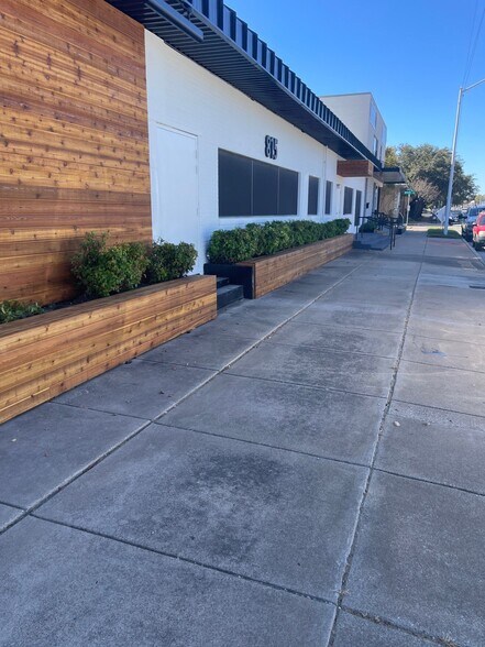 815 Pennsylvania Ave, Fort Worth, TX for lease - Building Photo - Image 2 of 9