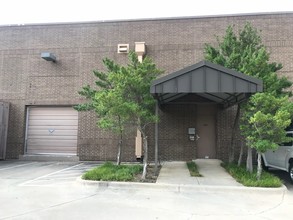 8333 Ridgepoint Dr, Irving, TX for lease Building Photo- Image 2 of 4