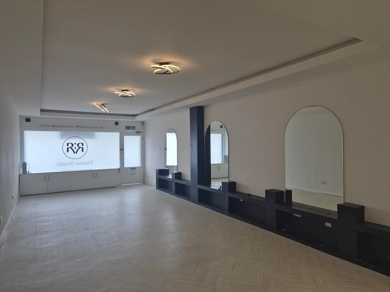 9 Tree View Ct, Liverpool for lease - Building Photo - Image 3 of 9