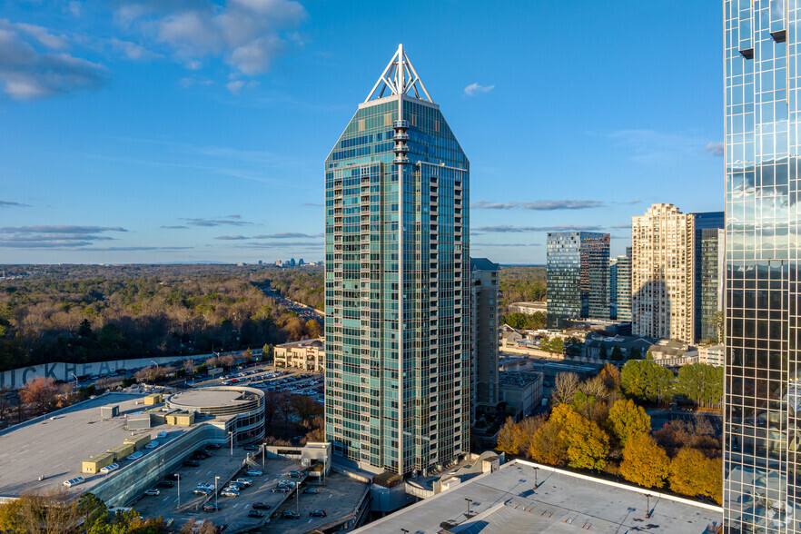 3338 Peachtree Rd NE, Atlanta, GA for sale - Building Photo - Image 3 of 7