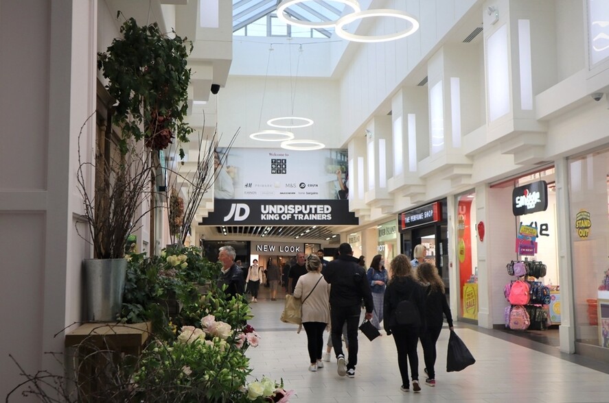 Darwin Shopping Centre, Shrewsbury for lease - Interior Photo - Image 2 of 2