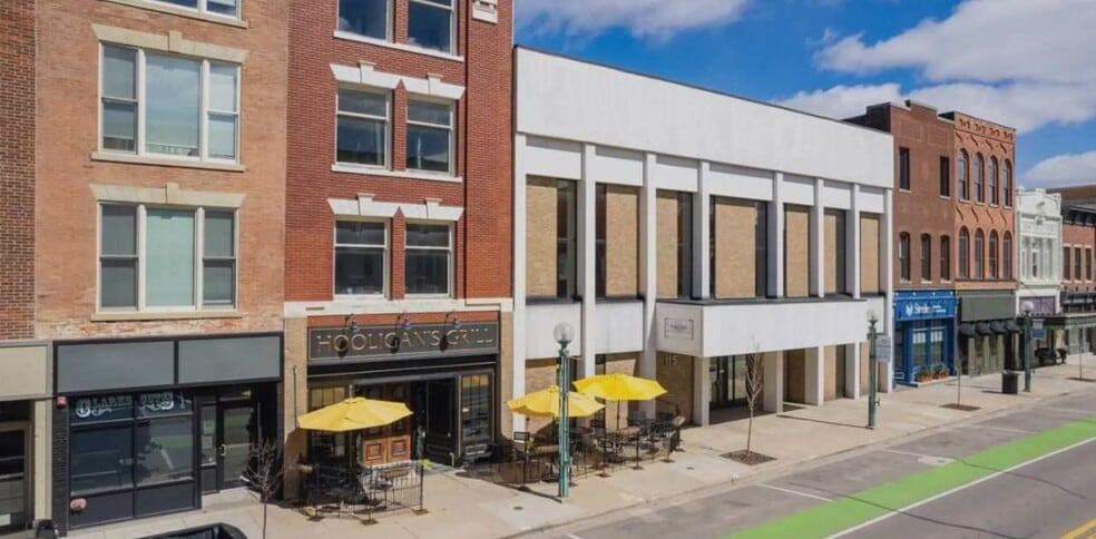 Mixed Use Buildings for Sale portfolio of 2 properties for sale on LoopNet.com - Primary Photo - Image 1 of 2