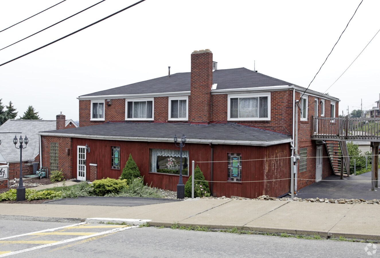 325 Gumbert St, Port Vue, PA 15133