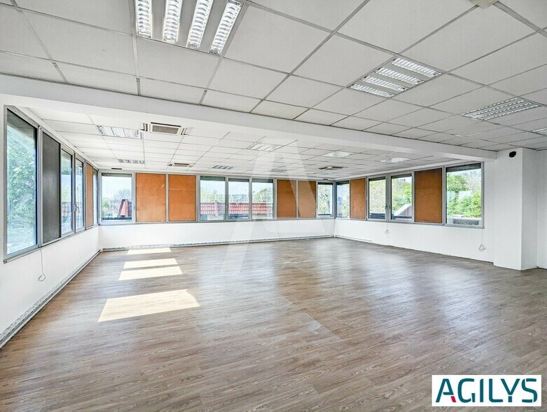6 Rue René Cassin, Massy for lease - Interior Photo - Image 3 of 5