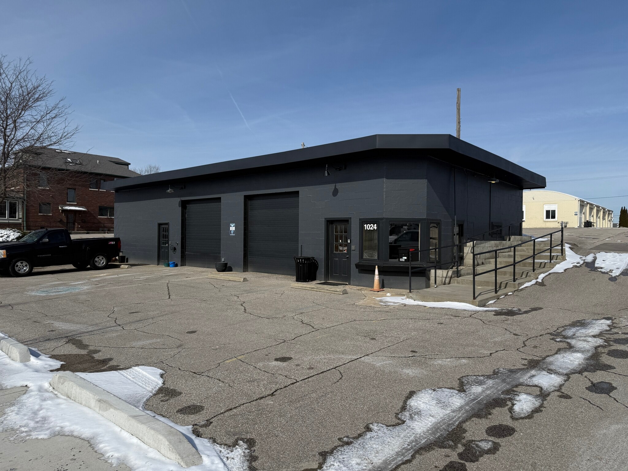 1024 E Market St, Indianapolis, IN for lease Building Photo- Image 1 of 3