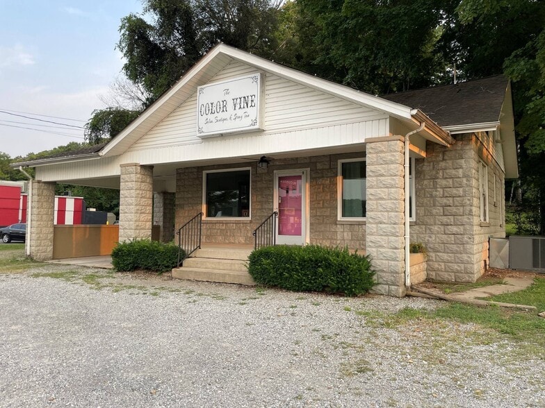 312 W Main St, Waverly, TN for sale - Building Photo - Image 2 of 14