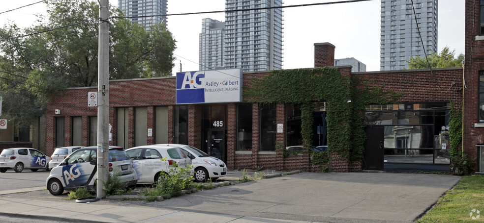 485 Wellington St, Toronto, ON for lease - Building Photo - Image 2 of 2