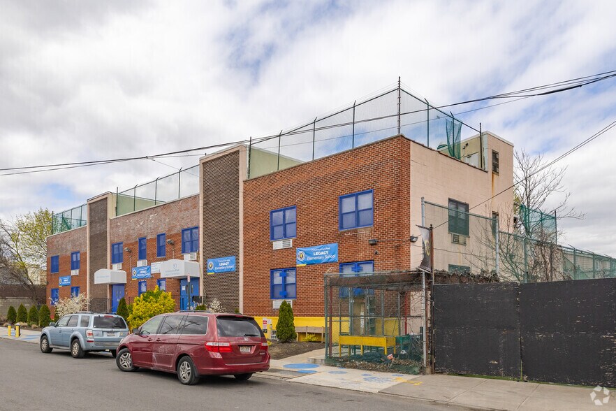 118-49 Montauk St, Jamaica, NY for sale - Primary Photo - Image 1 of 1