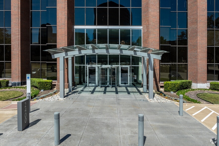 2400 Lakeside Blvd, Richardson, TX for lease - Building Photo - Image 3 of 11