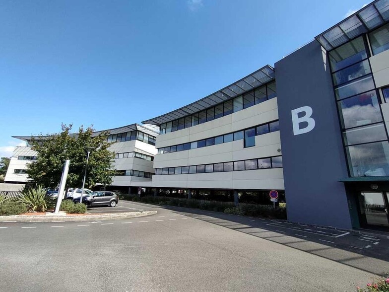 Office in Mérignac for lease - Building Photo - Image 1 of 8
