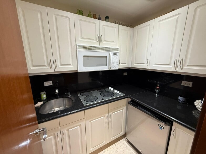 151 SE 15th Rd, Miami, FL for sale - Building Photo - Image 2 of 23