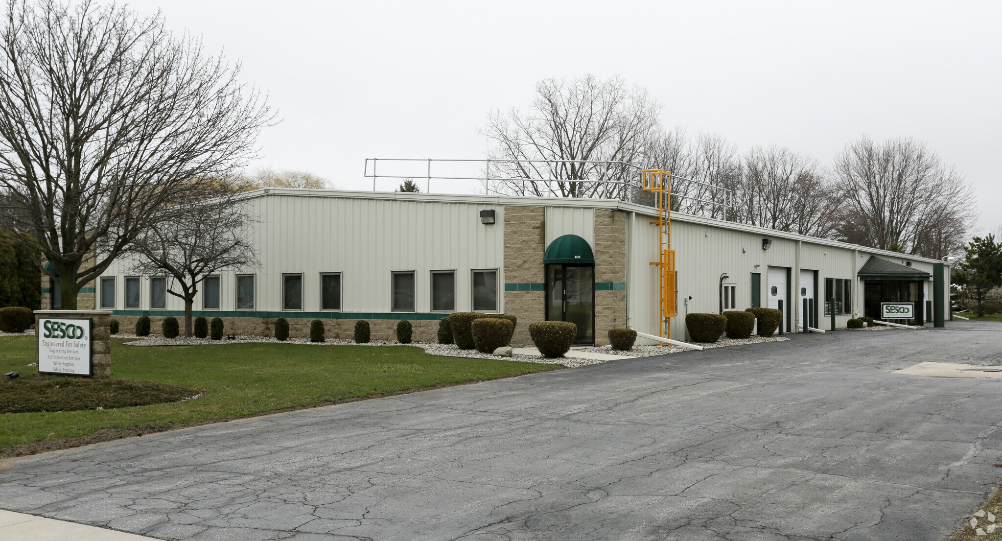 1209-1215 S 41st St, Manitowoc, WI for sale Primary Photo- Image 1 of 1