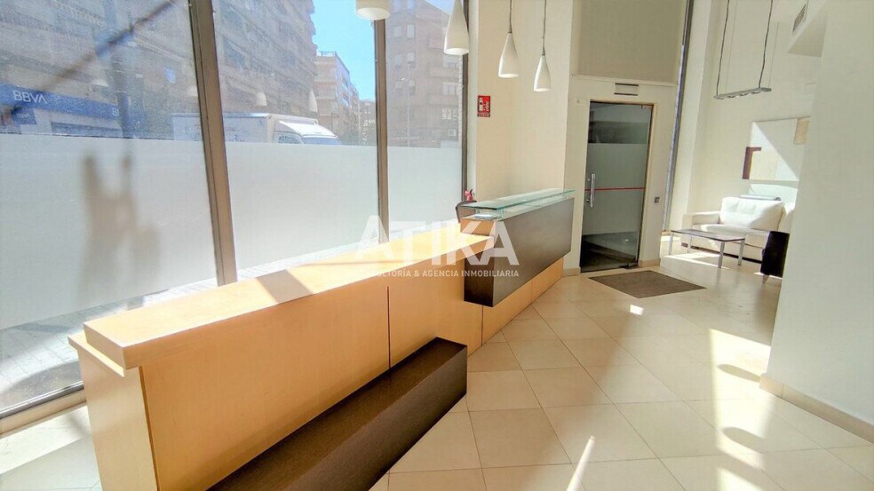 Retail in Ontinyent for lease - Building Photo - Image 2 of 6