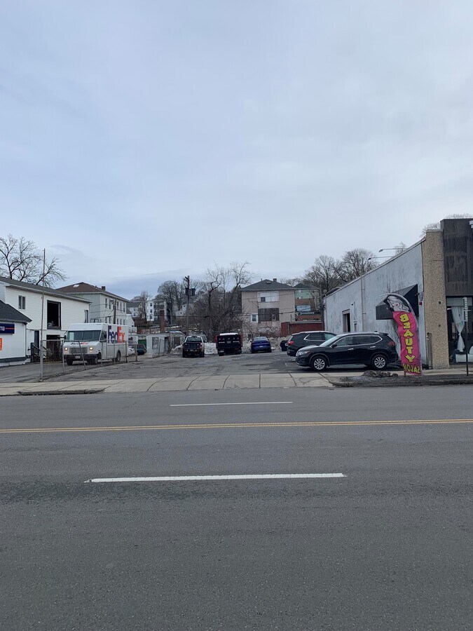 397 Park Ave, Worcester, MA 01610