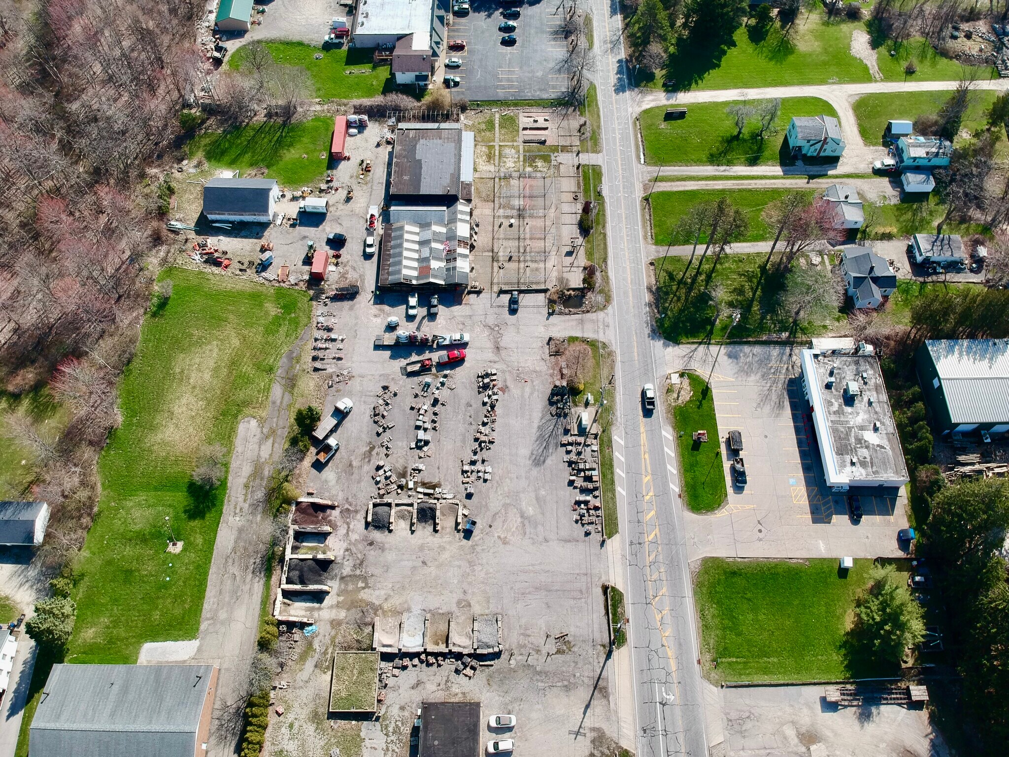 8265 Euclid Chardon Rd, Kirtland, OH 44094 Licursi Garden Center