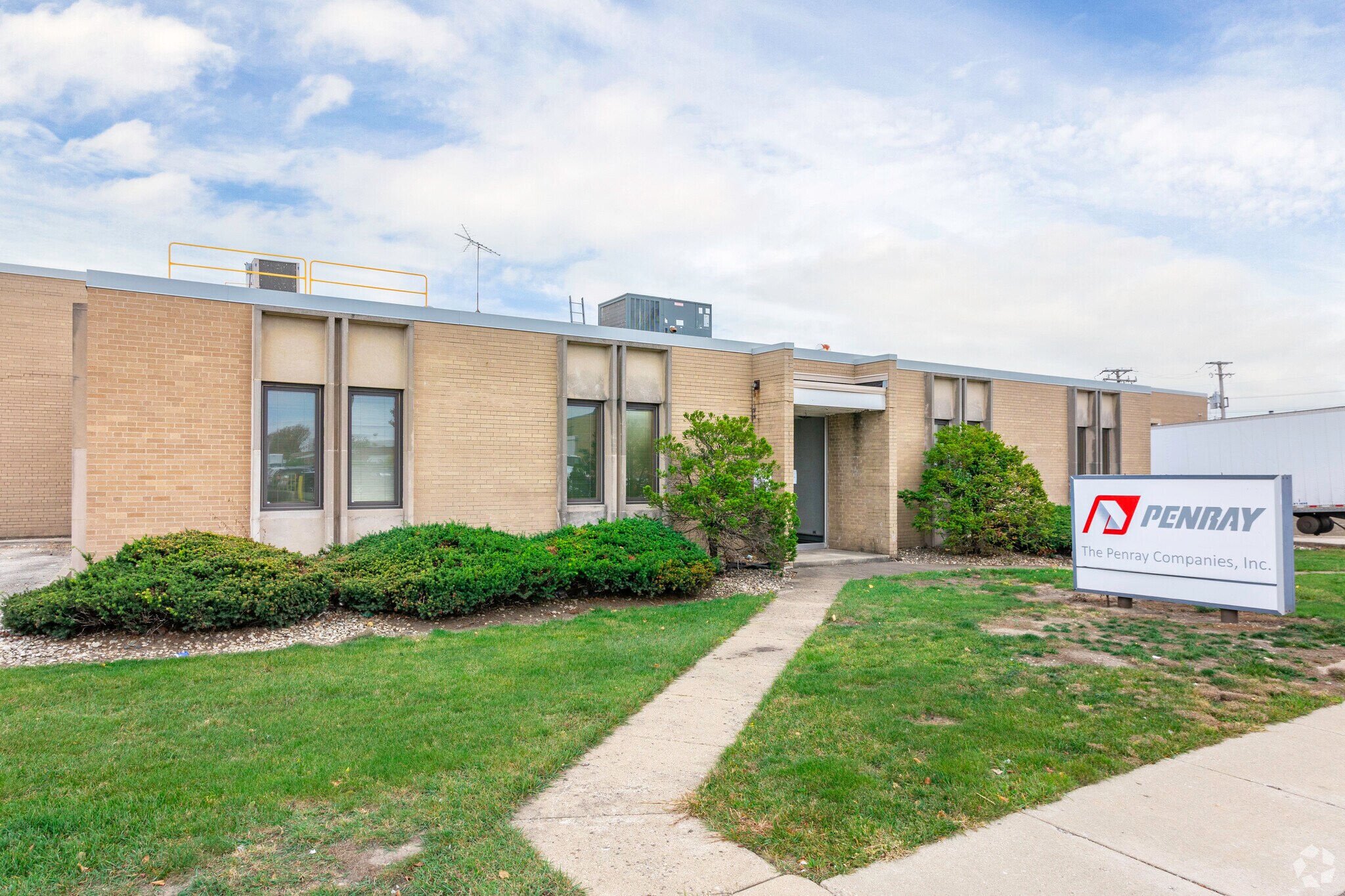 1801 Estes Ave, Elk Grove Village, IL for lease Primary Photo- Image 1 of 12