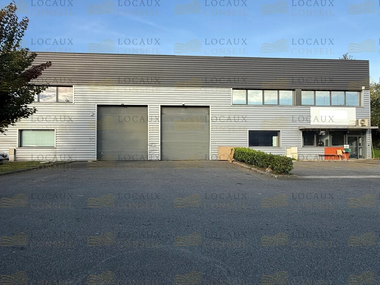 Flex in Saint-Brice-sous-Forêt for lease - Building Photo - Image 1 of 9