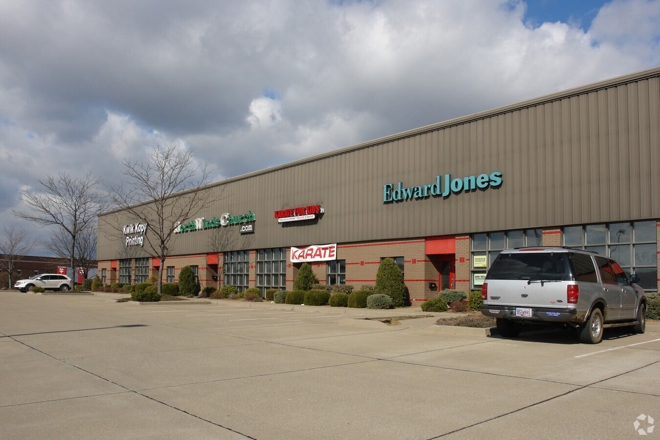 8601 N Kentucky Ave, Evansville, IN 47725