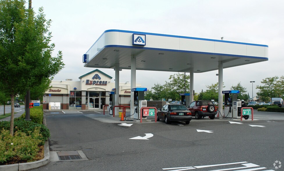 888 NE 25th Ave, Hillsboro, OR for sale - Primary Photo - Image 1 of 6