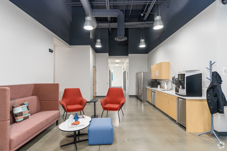 12709 E Mirabeau Pky, Spokane Valley, WA for lease - Interior Photo - Image 3 of 61