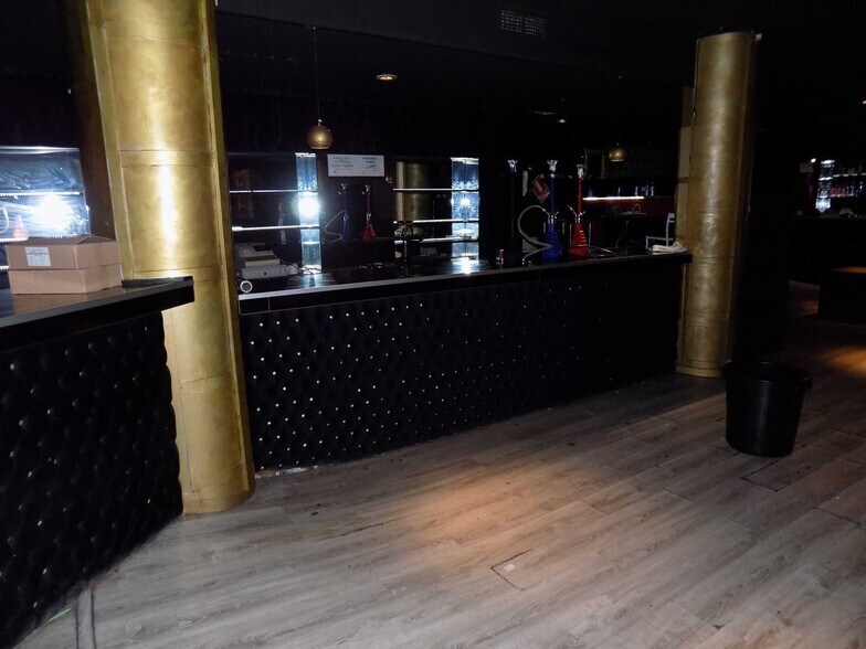 Centro Comercial Zoco portfolio of 2 properties for sale on LoopNet.com - Interior Photo - Image 3 of 17