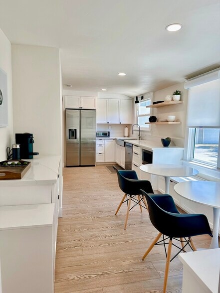 212 Judah St, Roseville, CA for lease - Interior Photo - Image 3 of 24