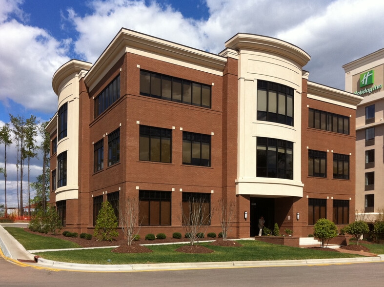 5640 Dillard Dr, Cary, NC for lease - Building Photo - Image 1 of 4