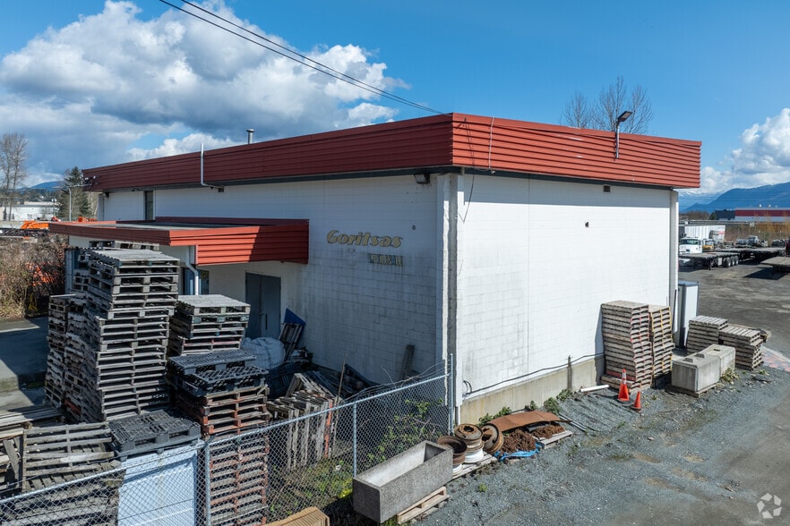 990 Riverside Rd, Abbotsford, BC for sale - Building Photo - Image 1 of 4