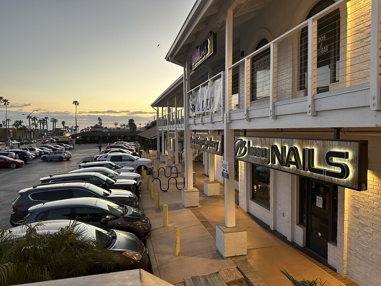 910 Grand Ave, San Diego, CA for lease - Building Photo - Image 2 of 14