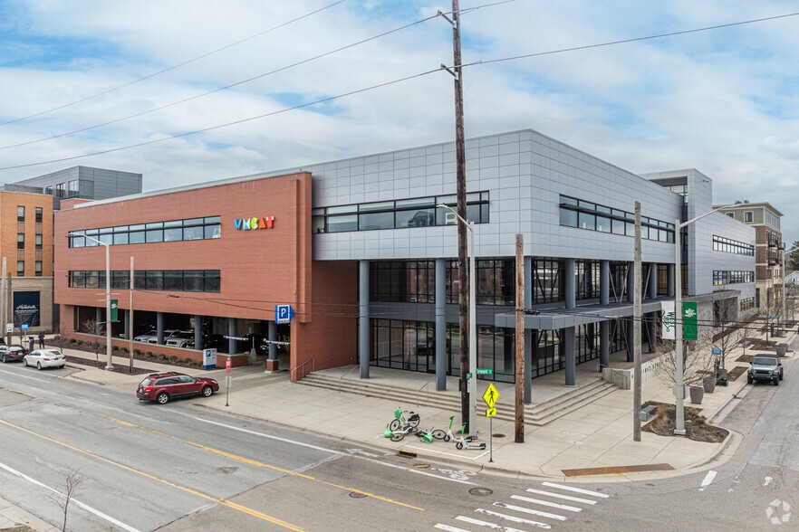 614 First St NW, Grand Rapids, MI for lease - Primary Photo - Image 1 of 5