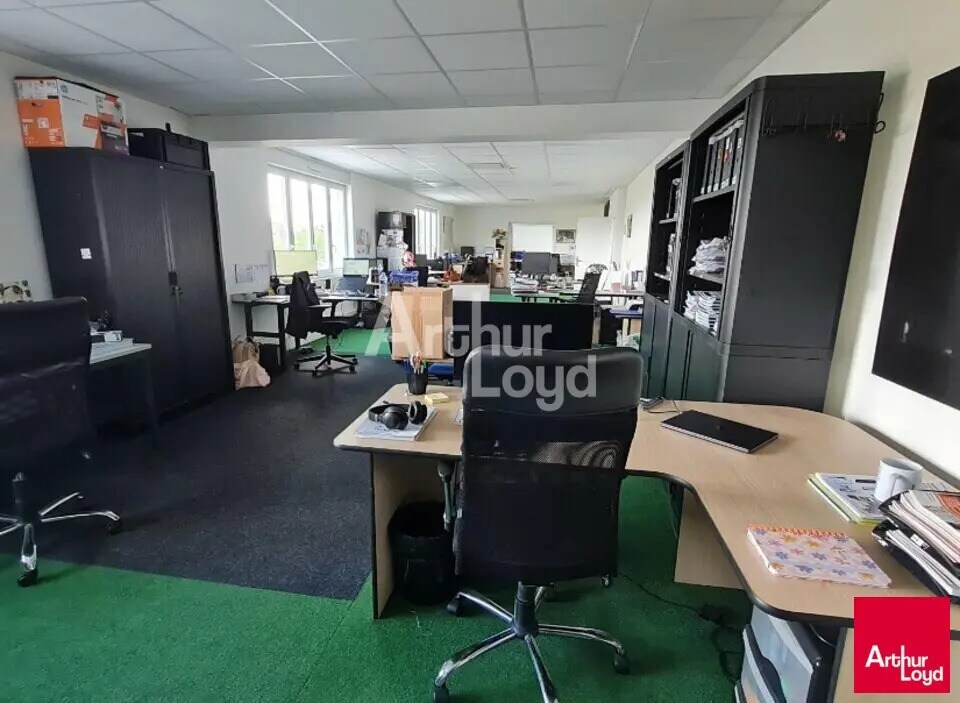 Office in Châteauroux for lease Interior Photo- Image 1 of 2