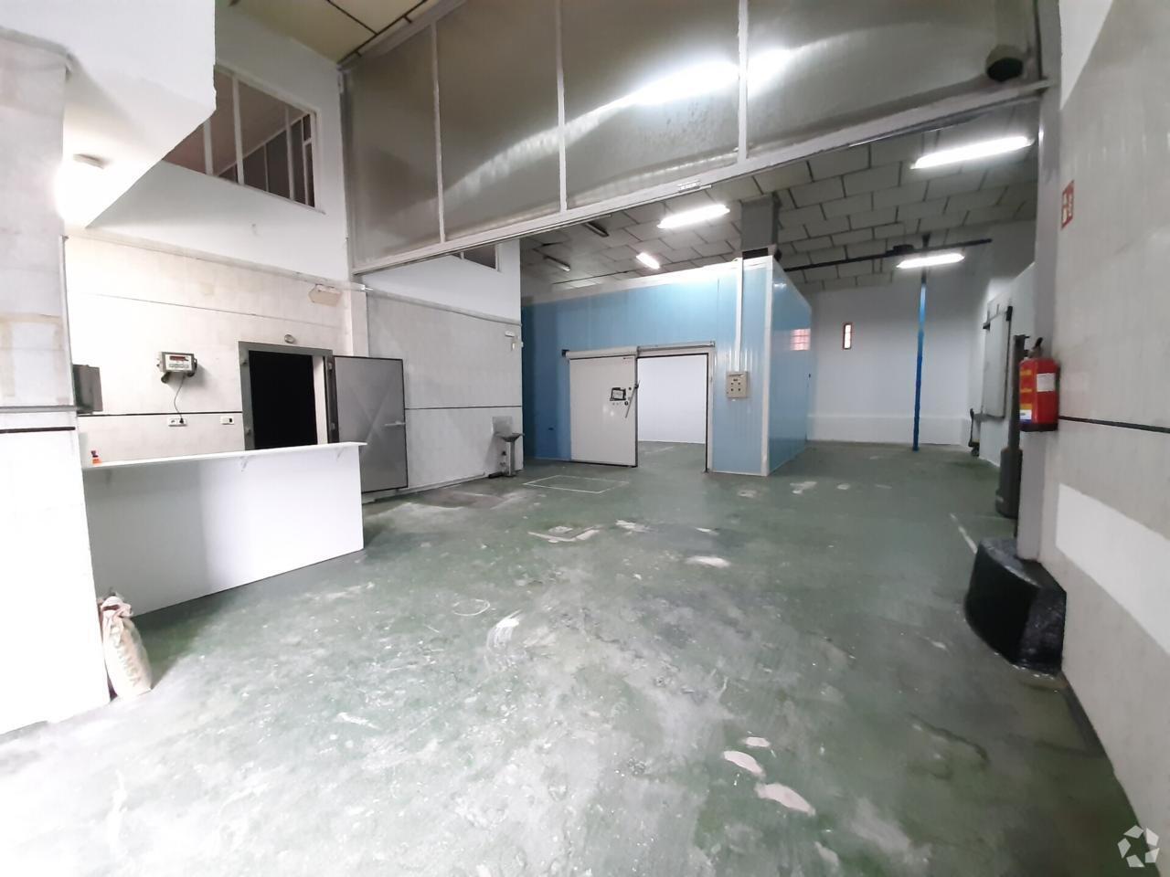 Industrial in Fuenlabrada, Madrid for sale Primary Photo- Image 1 of 1