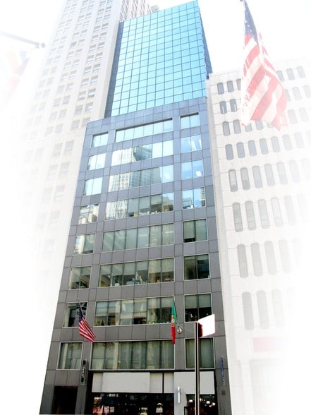 590 Fifth Ave, New York, NY for lease - Building Photo - Image 3 of 14