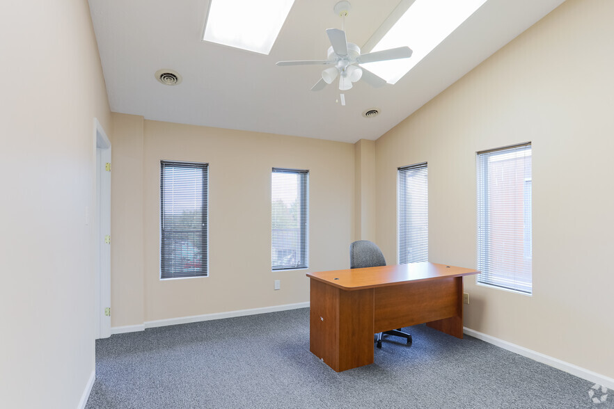 103 N Meadows Dr, Wexford, PA for lease - Interior Photo - Image 3 of 47