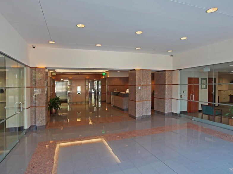 201 International Cir, Hunt Valley, MD for lease - Lobby - Image 3 of 6