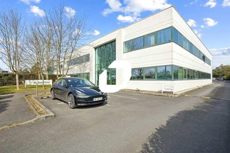 Flex in Morangis for lease Building Photo- Image 1 of 17