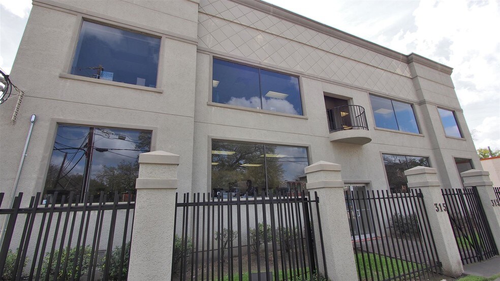 315 w houston st