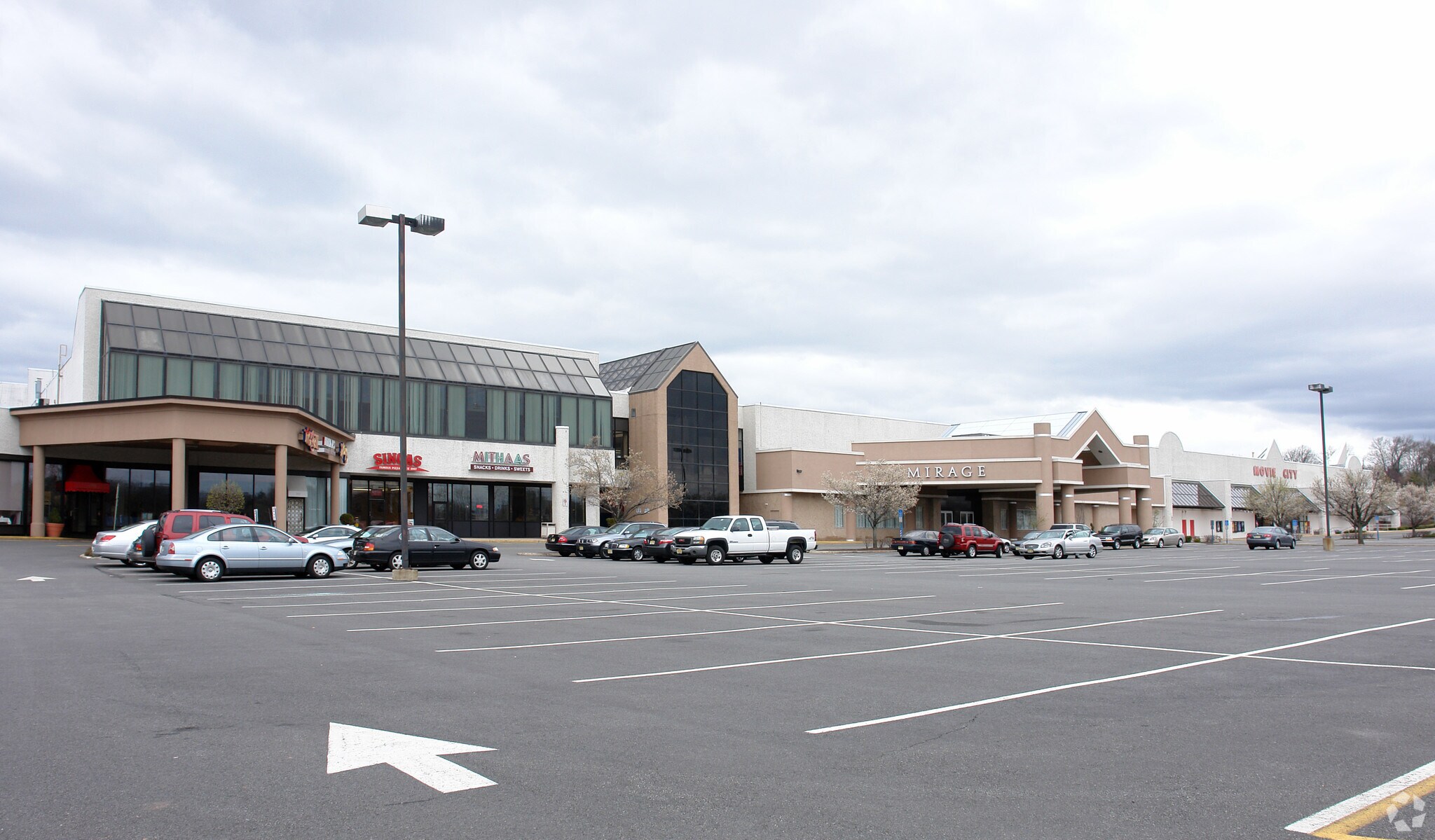 1665a Oak Tree Rd, Edison, NJ 08820 Oak Tree Shopping Center