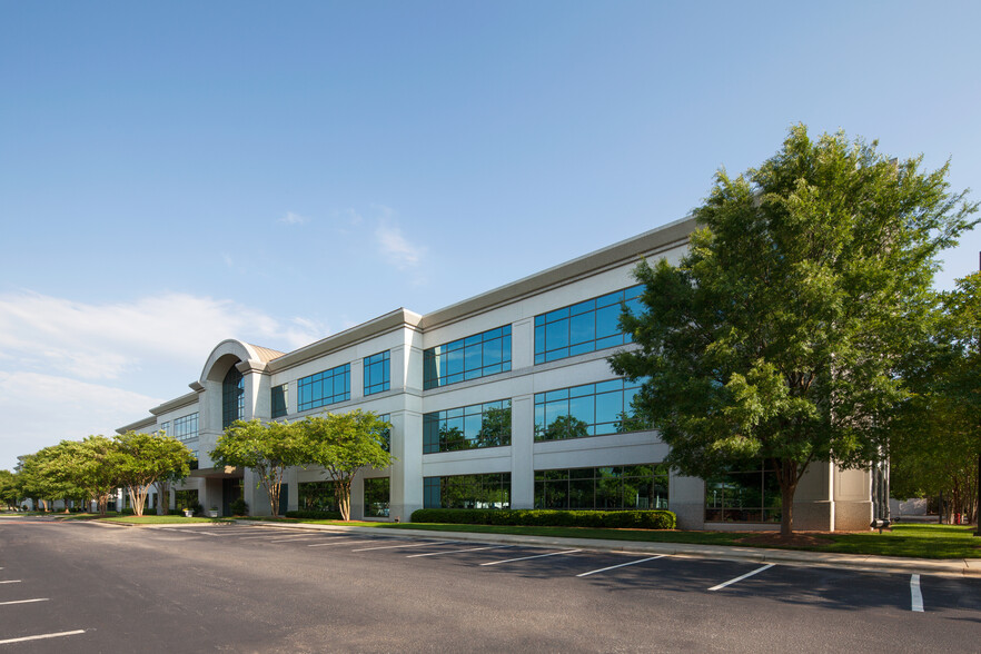 2000 CentreGreen Way, Cary, NC for lease - Building Photo - Image 2 of 51