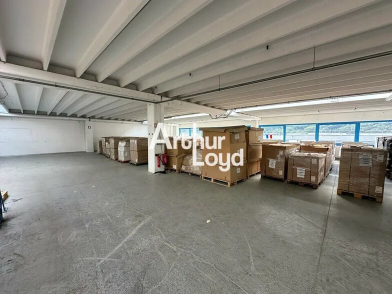 Flex in Carros for lease - Interior Photo - Image 2 of 5