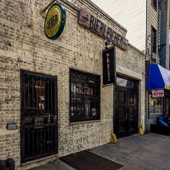 584 Seneca Ave, Flushing, NY for sale - Primary Photo - Image 1 of 1