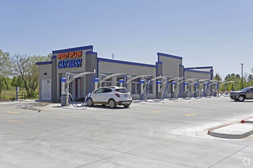 300 W Hudson Rd, Rogers, AR for sale - Primary Photo - Image 1 of 9