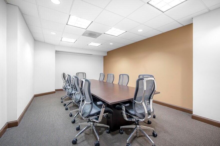 3 Bethesda Metro Center, Bethesda, MD for lease - Interior Photo - Image 3 of 7