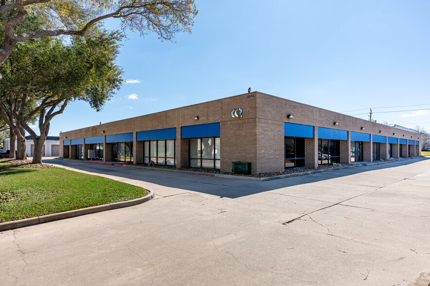 3945 Greenbriar Dr, Stafford, TX for lease - Building Photo - Image 2 of 21