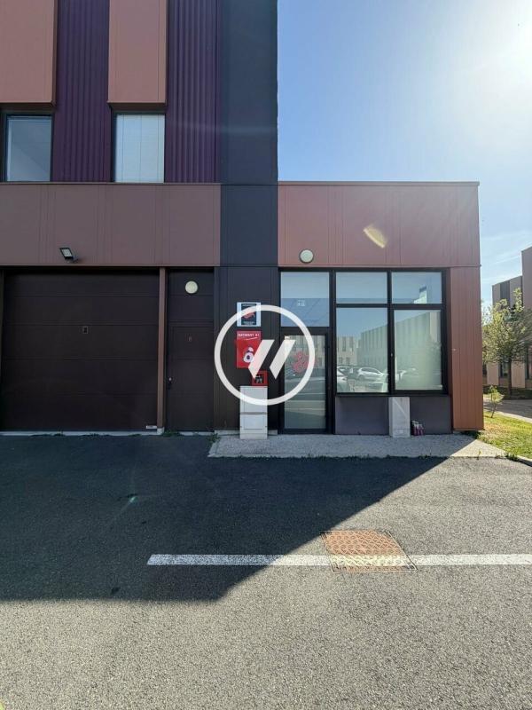 Vente Local d'activités 776 m² - Photo 1