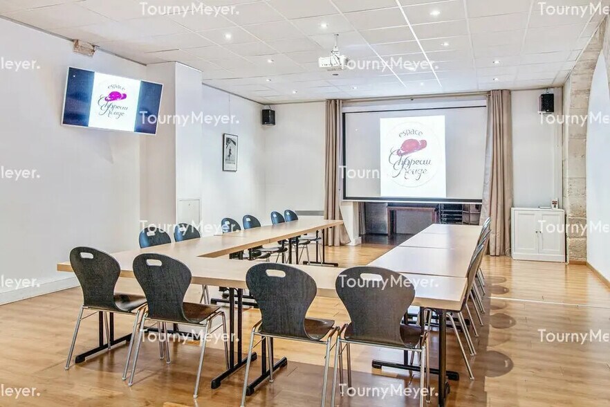 Office in Bordeaux for lease - Interior Photo - Image 1 of 4