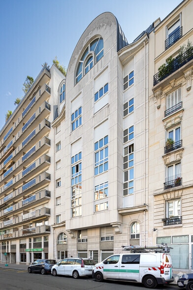 32 Boulevard De Picpus, Paris for lease - Primary Photo - Image 1 of 14
