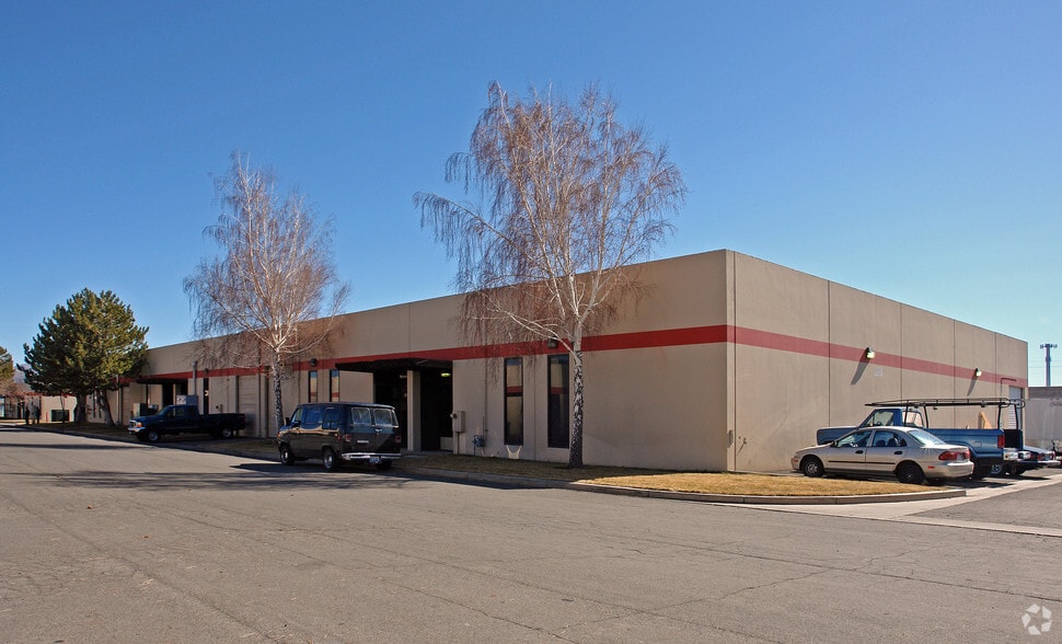 1137-1187 Gator Way, Sparks, NV for lease - Primary Photo - Image 1 of 2