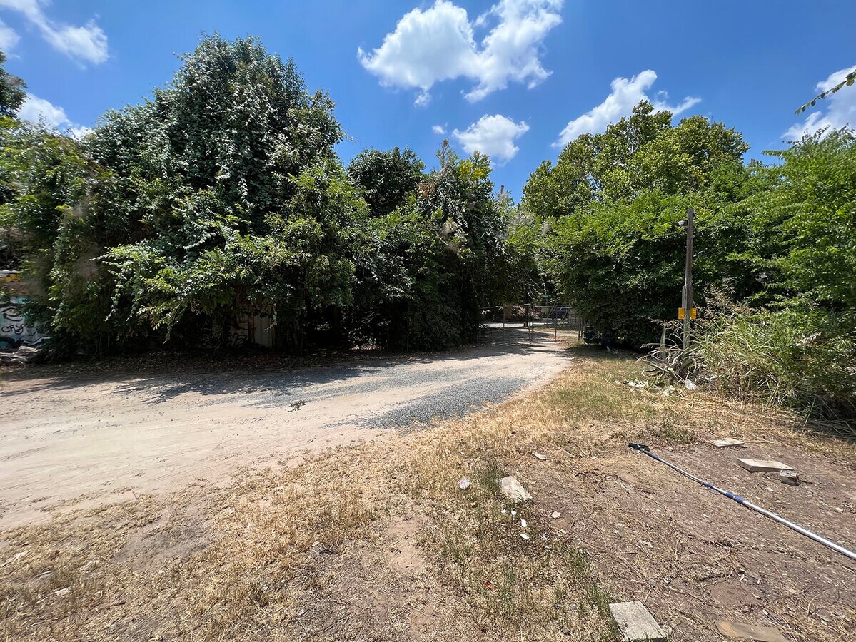 View Photo
